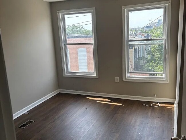 Building Photo - 1831 E Lafayette Ave