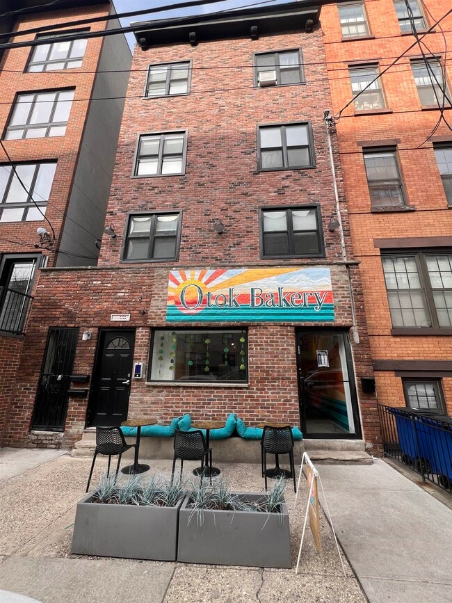 Building Photo - 506 Grand St Unit 2