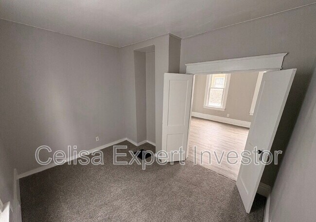 Photo - 425 Greenlawn Ave