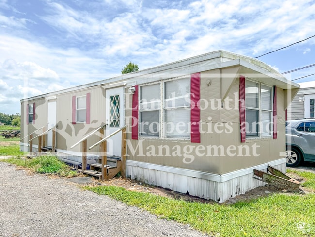 Building Photo - 425 Longfellow Blvd Rental