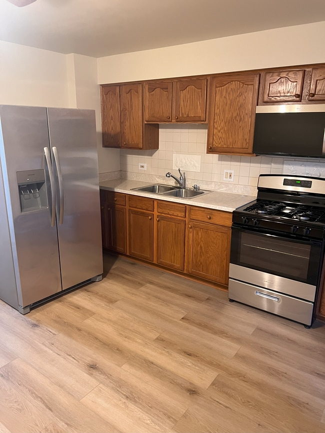 Photo - 349 E 91st St