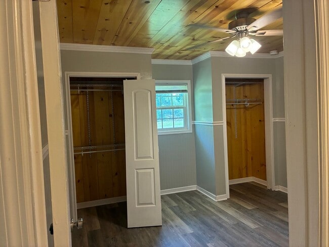 Photo - 3 Bed 2 Bath Brick Home Newly Renovated