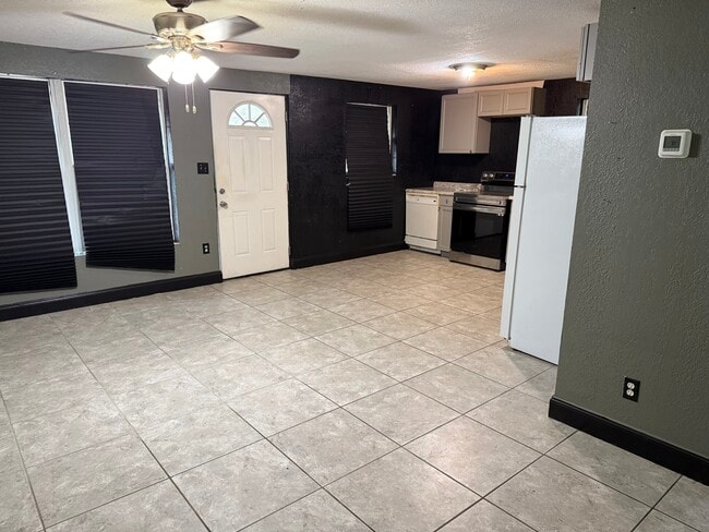 Photo - 1583 Garden Ave