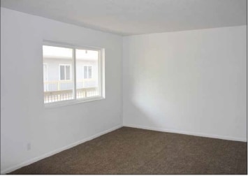 Photo - Englewood Plaza Apartments