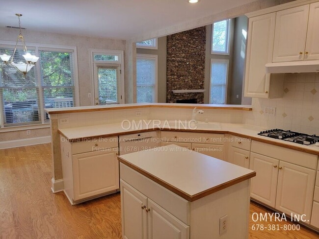 Photo - Gorgeous 5 Bedroom House in Peachtree Corn...