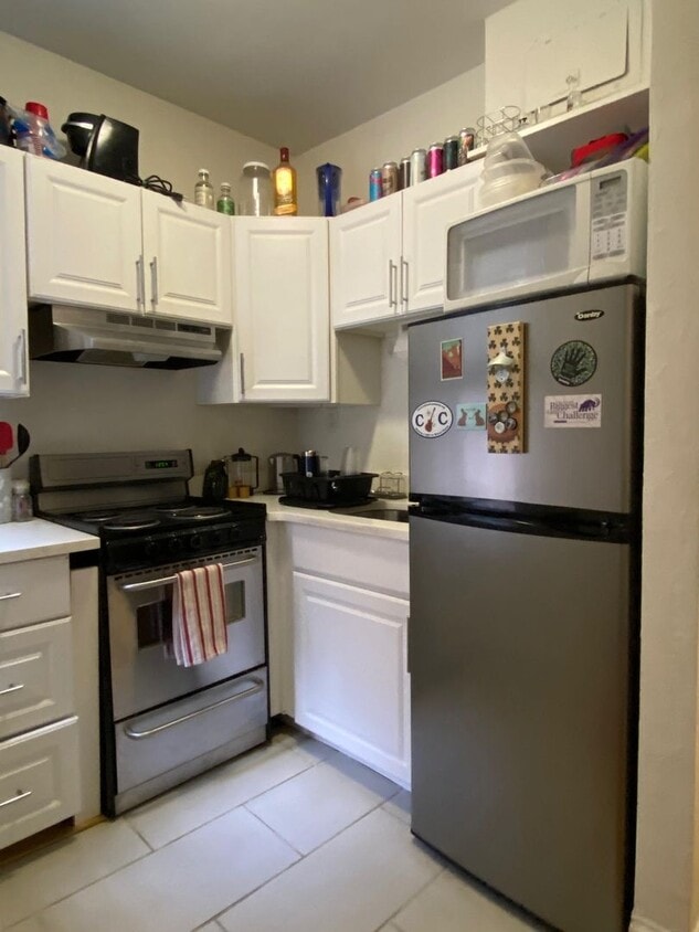 Nicely updated 2 bed 2 bath unit in the he... - Nicely updated 2 bed 2 bath unit in the he...