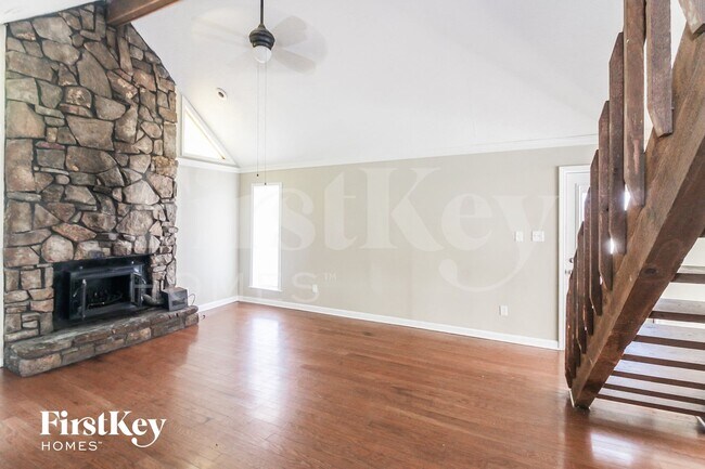 Photo - 5979 Rosewind Cir W