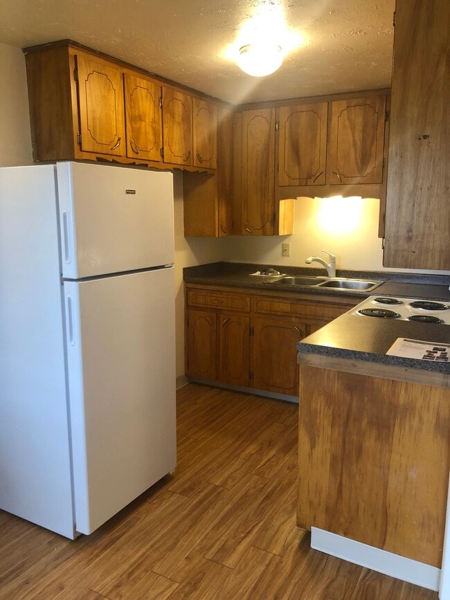 Photo - Surrounded by Nature, Close to Town! Unit gore37136