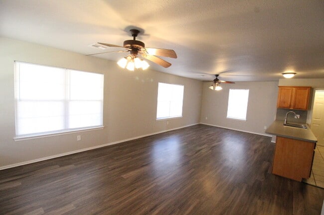 1900 Terrace Lawn Dr