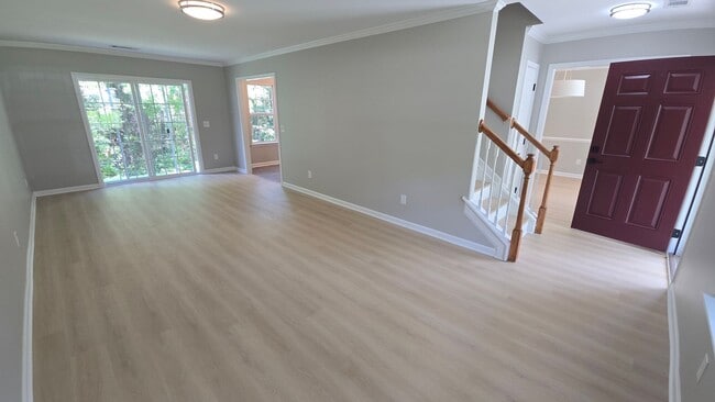 Photo - 614 Summerhill Dr
