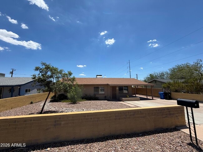 Building Photo - 1207 E Christy Dr