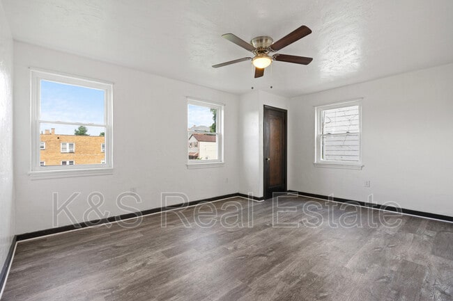 Building Photo - 144-144 W 9th Ave Unit 2