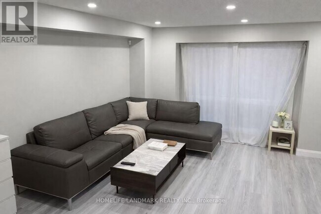 Photo - 50 Strathaven Dr