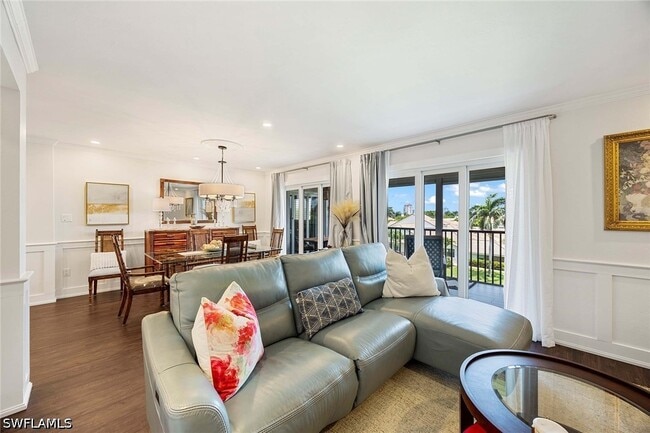 Photo - 555 Park Shore Dr Unidad B408