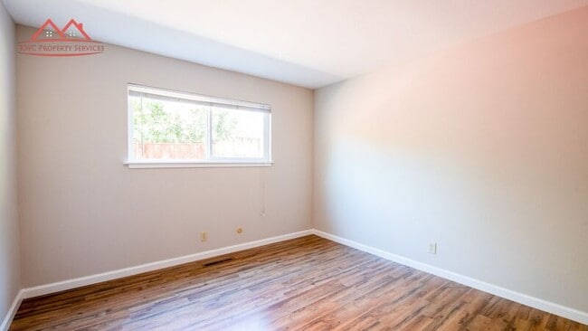 Photo - 5160 Westdale Dr Unit #2