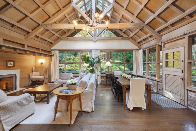 Photo - 224 Cascade Dr