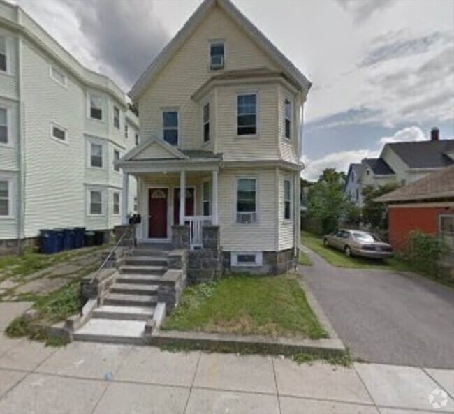 Building Photo - 5 Brown Ave Unit 2 Rental