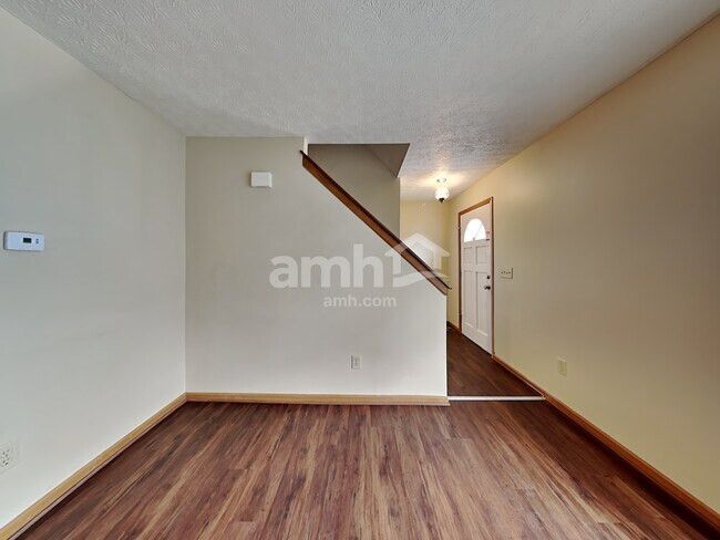 Photo - 5339 Knight Street