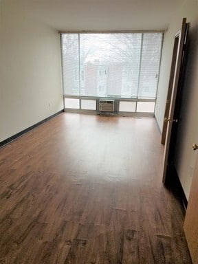Photo - 2BR/1BA Apartment - East Campus - Short Di... Unidad 206