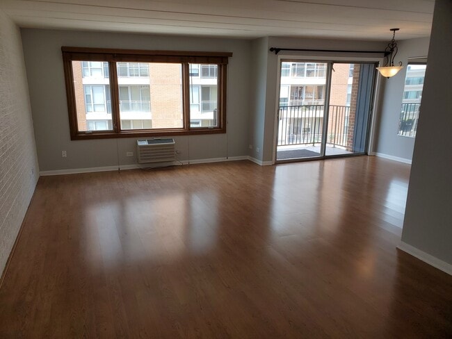 Photo - 659 S River Rd Unidad 5C