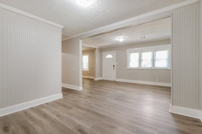 Photo - 731 Parker St