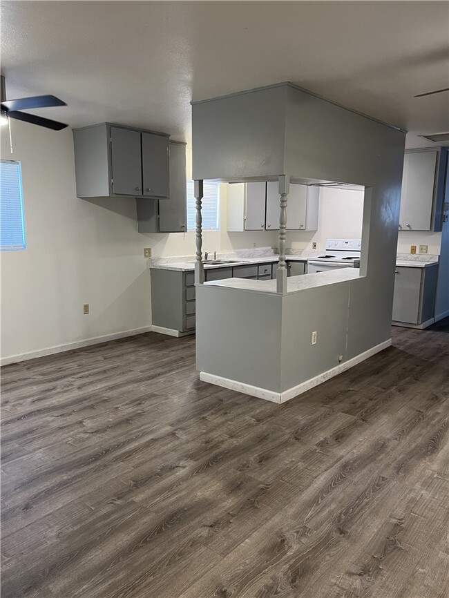 Photo - 2040 Swan Cove N