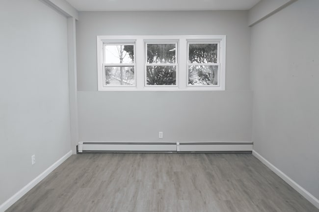 Photo - Hillside Gardens