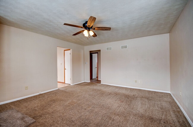 Photo - 323 S Hebbard St