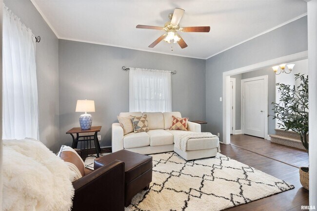 Three bedroom two and a half bath home for... - House Rental in Quincy ...