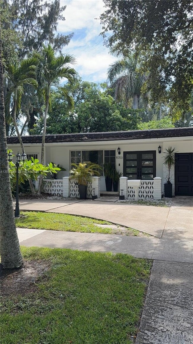 Building Photo - 15700 N Miami Ave