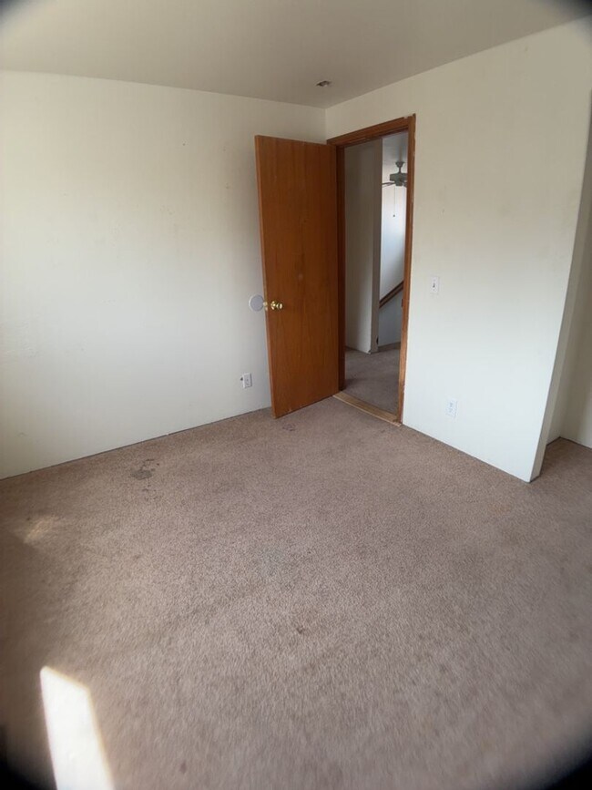 2720-2722 St Paul Ct