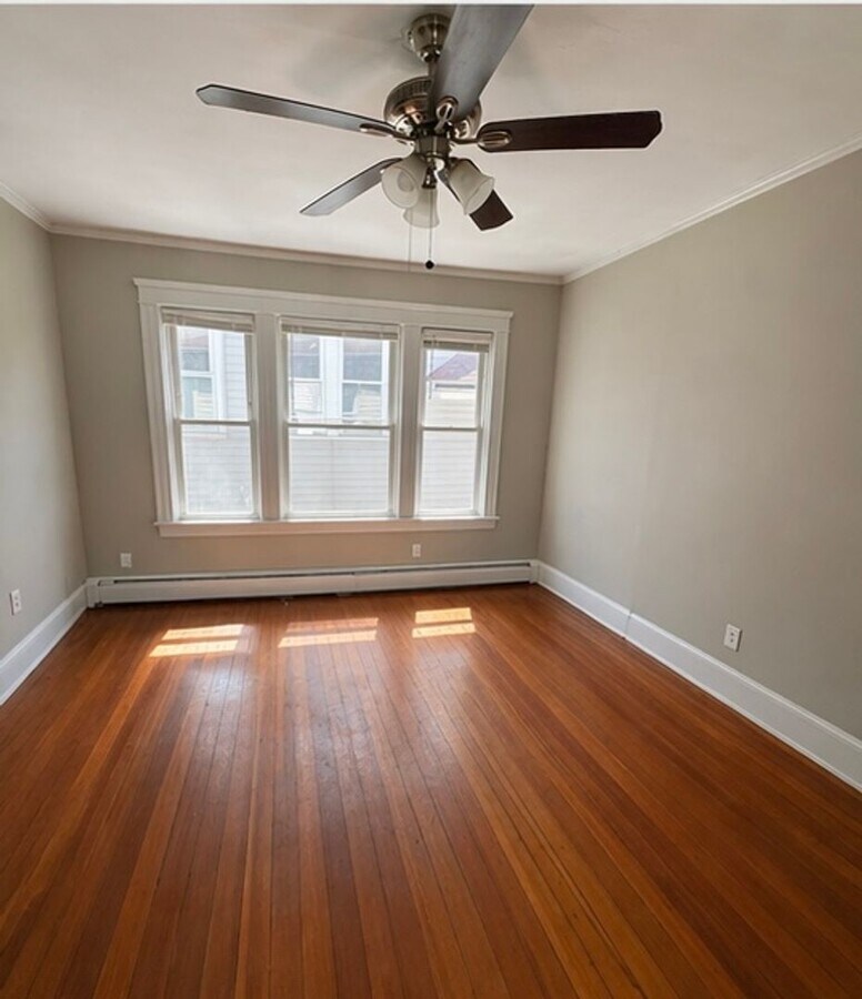 Photo - 37-39 Pembroke Ave Unit #3