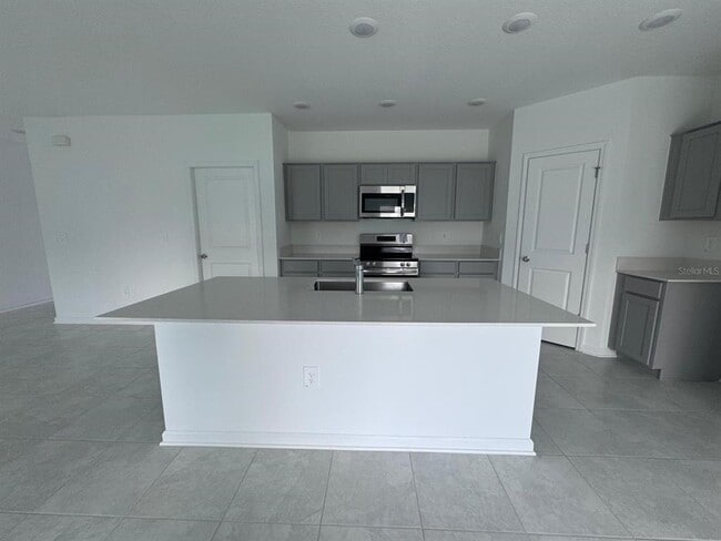 Photo - 981 Harold Pass