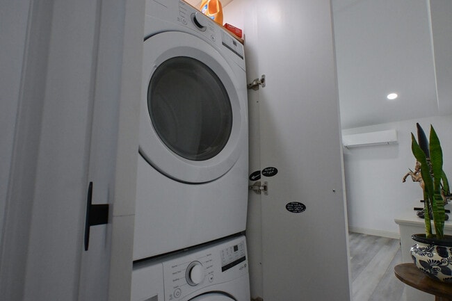 Building Photo - 10513 Marbel Ave Rental