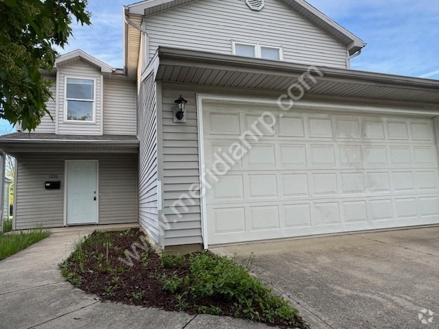 Building Photo - 1131 E Lewis St Rental