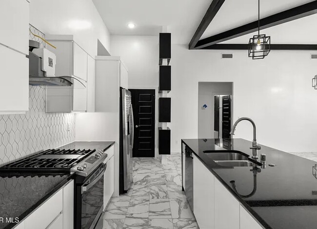 Photo - 13256 Coldham St