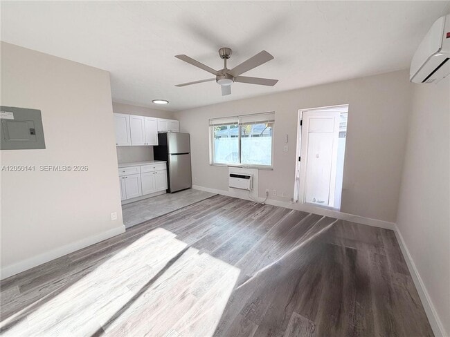 Photo - 1632 NE 4th Pl Unit 2