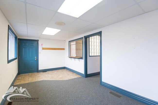 Photo - 196 Grand Ave W Unit 1