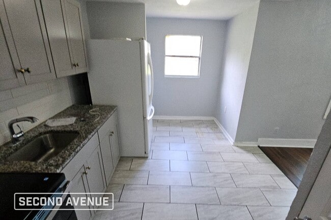 Photo - 1730 W 19th St