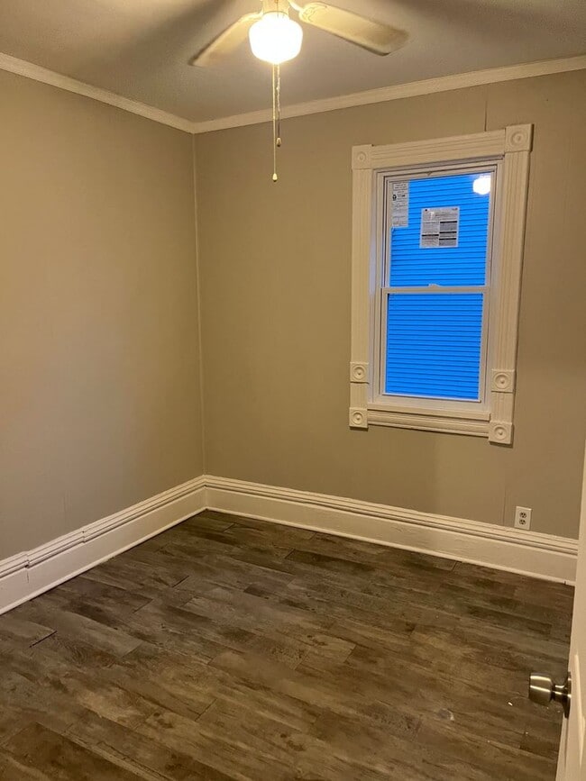 616 Pine Ave NW Unit 1