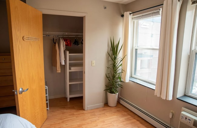 227 Linden Ave Unit 1
