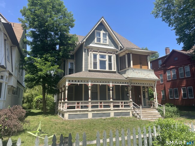 Building Photo - 480 Winthrop Ave
