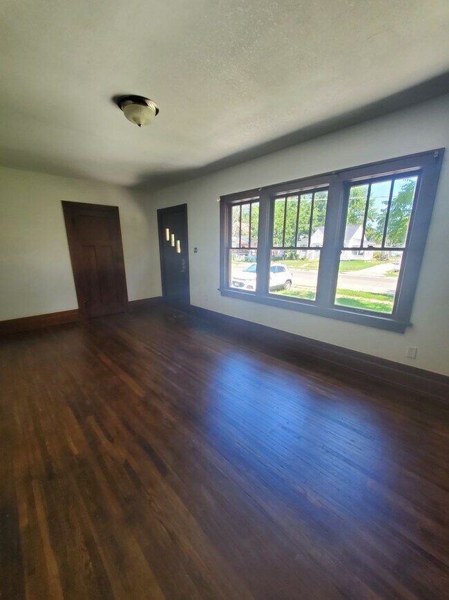 FOR RENT 2847 E 4th St Pets OK**!! Rental House Rental in Waterloo