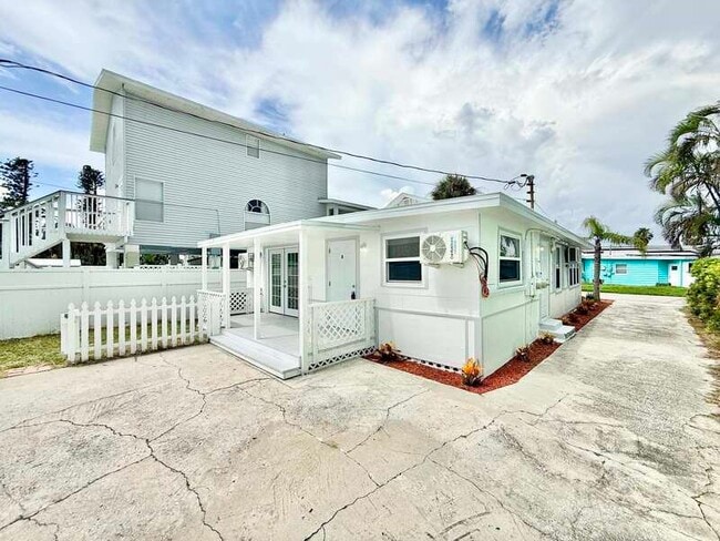 Photo - 13412 2nd St E