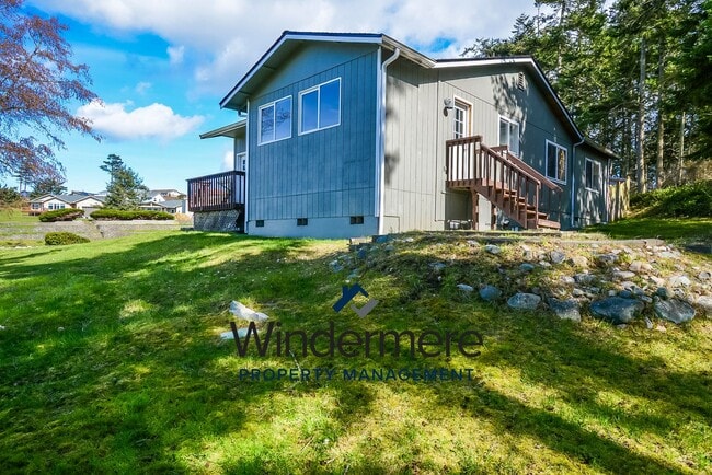 Photo - Charming 3 Bedroom 2 Bathroom Home in Sierra with Water View