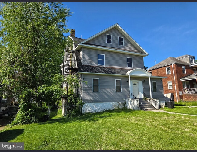 Photo - 3811 Barrington Rd