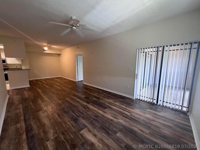 Building Photo - 2802 Sarento Pl Unit 302