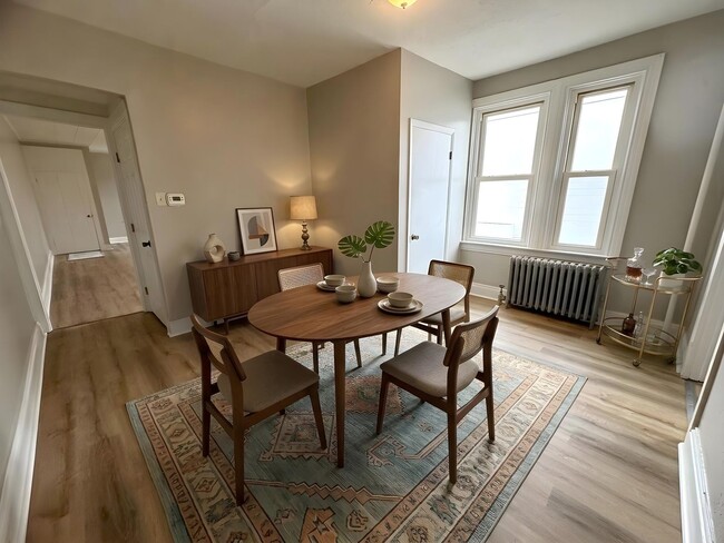 Photo - Renovated Large Five Bedroom 1.5 Bathroom In York!