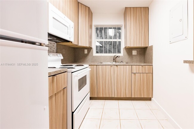 Photo - 1060 NE 78th St Unit 5