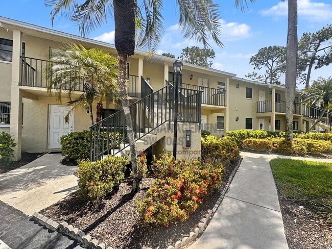 Building Photo - 28100 Pine Haven Way Unit Apt 5
